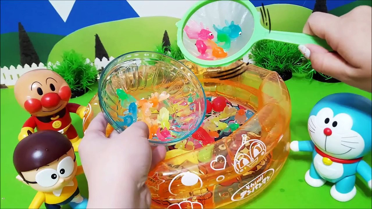 アンパンマン ドラえもん のび太くん アニメおもちゃ 水遊び！金魚すくいで勝負だ！ お祭り 屋台 金魚をはこんでくるよ ！人気テレビ あんぱんまん キッズ アニメ＆おもちゃToy Anpanman