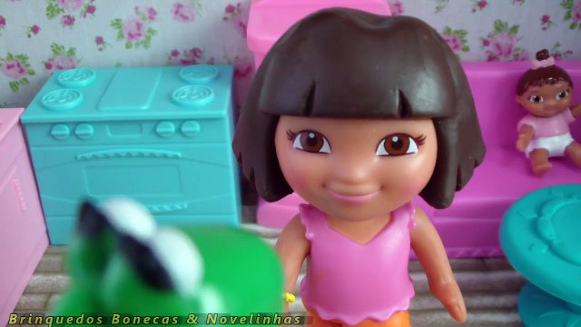 Gemeos Twins irmãos da Dora a Aventureira Aprontam e fazem cocô na banheira. Dora em Português