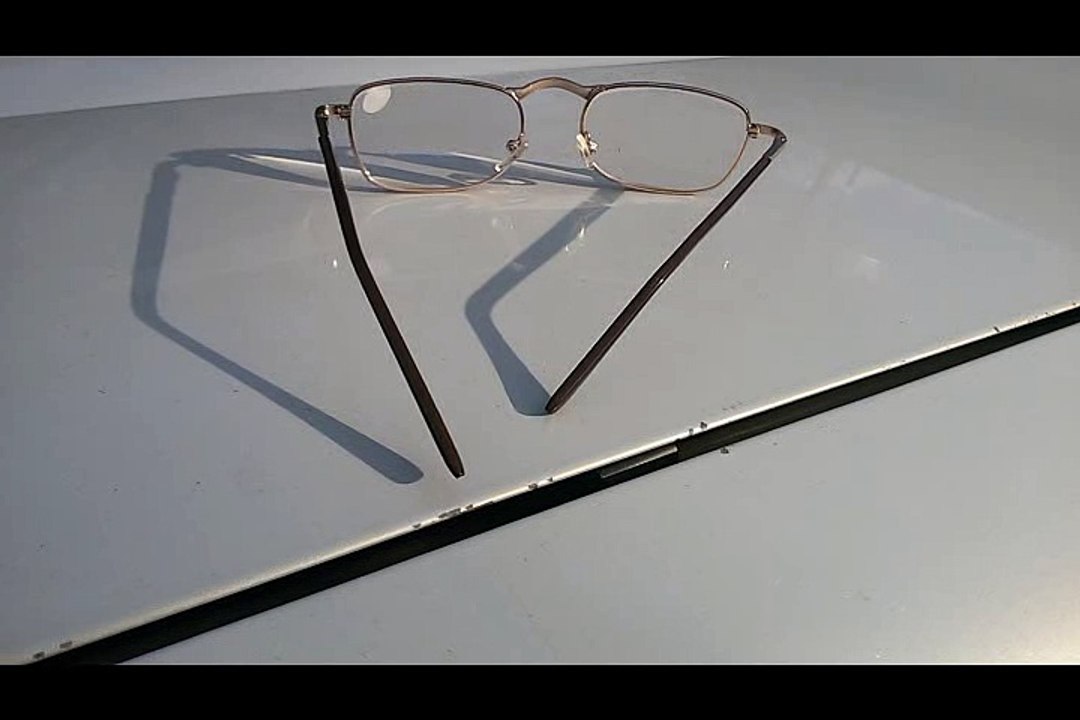 GLASSES ON CAR