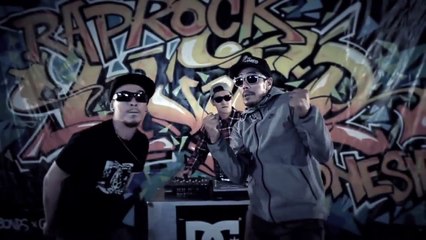 Iwa K Ft Saint Loco X Tujuh Kurcaci - Fist Up United [Official Music Video]