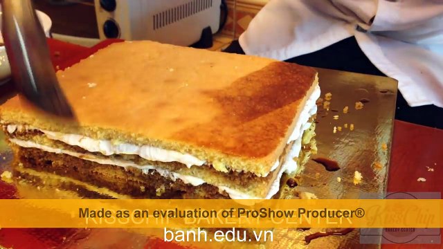 Hướng Dẫn Làm Bánh Sinh Nhật Cơ Bản - Bài 2 : Trát Kem Và Trang Trí cơ bản - banh.edu.vn