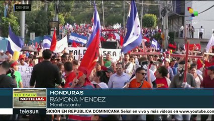 Policía hondureña reprime protesta contra la reelección de Hernández
