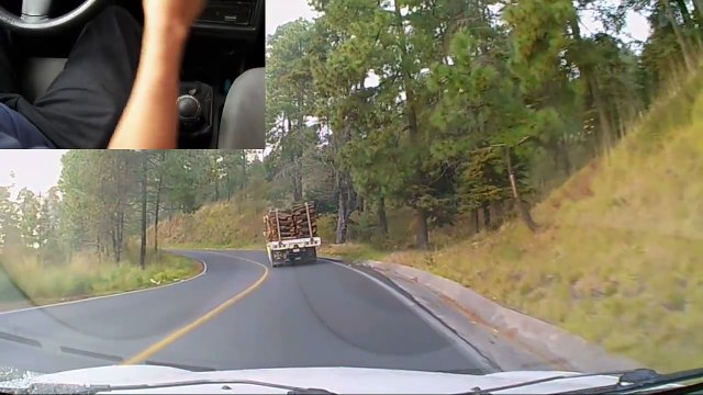 Como frenar en carretera de curvas con auto estandar. Similar al manejo en autopista.