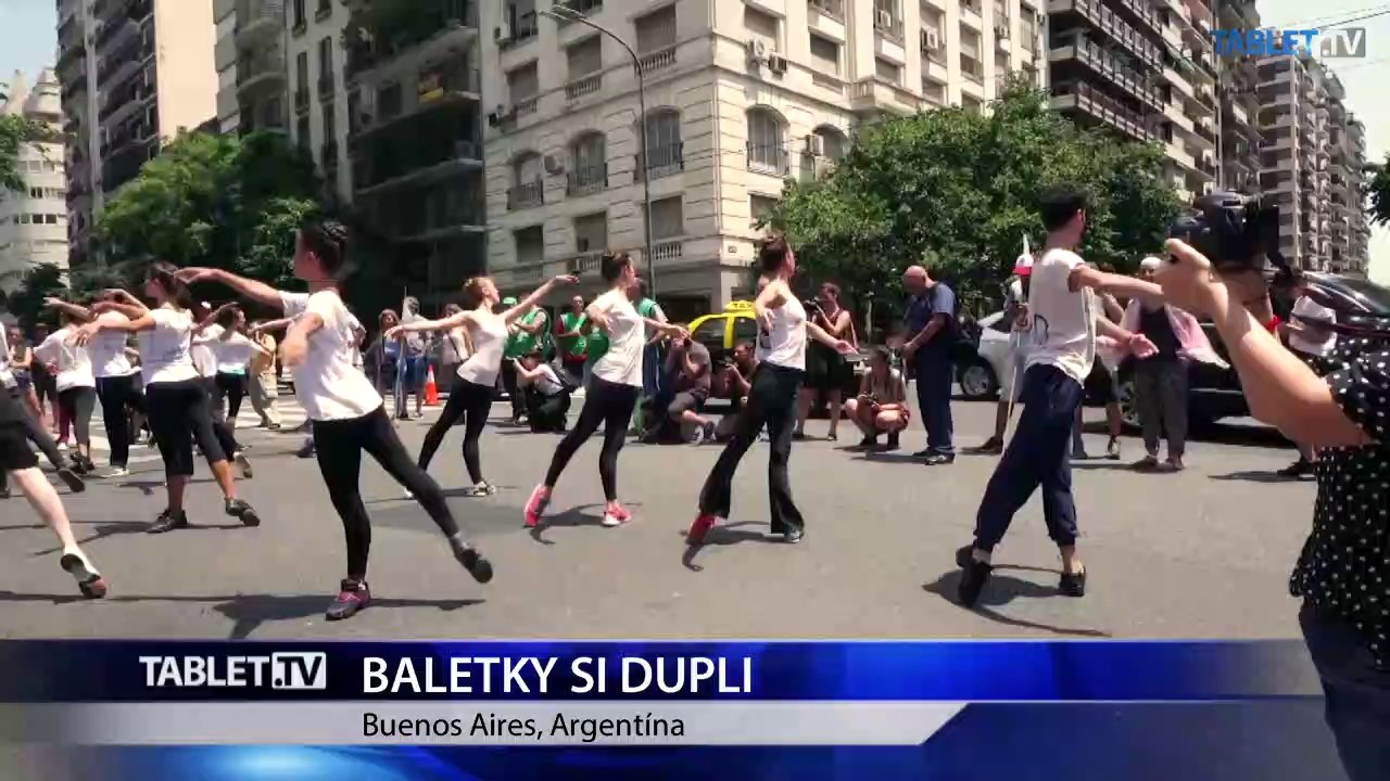Tanečníci baletu protestovali v uliciach Buenos Aires