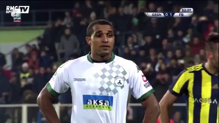 À côté, perte d'équilibre... Un penalty salement raté en Coupe de Turquie