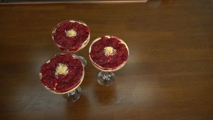 Frambuaz Soslu Kadayıflı Tiramisu Tarifi