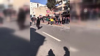 Pyd/pkk'dan Roketli Saldırı - Ekiplerin Yaralanan Kişiye Müdahalesi (5)