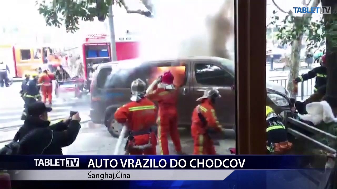 V Šangaji vrazilo auto do chodcov, hlásia 18 zranených