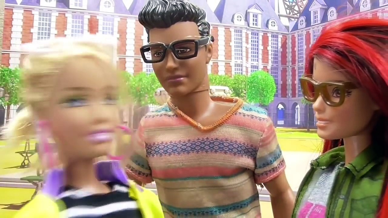 Ladybug y Cat Noir | Adrien rescata a Marinette | juguetes de ladybug