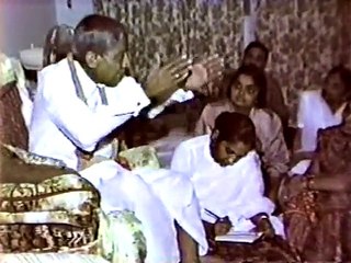 Pujya Niruma - Gnani Purushni Sevama Jivan