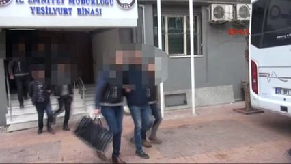 İzmir Adliyeye Sevk Edilen 13 Uyuşturucu Şüphelisinden 9'u Tutuklandı