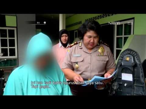 Wanita ini Menangis Histeris Saat Petugas Lakukan Sidak Kamar Kostan - 86