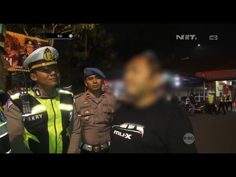 Temukan Penggunaan Rotator di Kendaran Bermotor, Bapak ini Emosi - 86