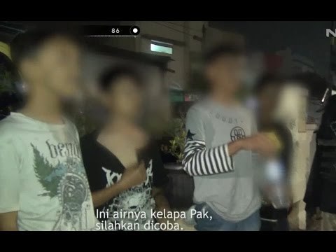 Ketakutan, Segerombolan Anak Lari Berhamburan Melihat Polisi - 86