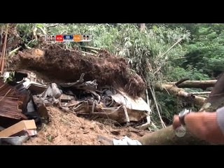 Penanggulangan Mobil yang Tertimpa Longsor di Lembang - 86