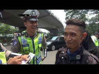 Kelucuan Pria Ini Menukar Surat Tilang Dengan Undangan Pernikahannya - 86