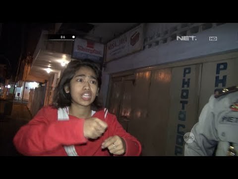 Melihat Maling Membobol Jendelanya, Wanita Ini Histeris & Minta Tolong - 86