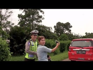 Ditilang Bripda Andre, Ibu Ini Ngebet Foto Karena Ngefans Berat - 86
