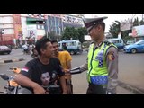 Keramahan & Kelucuan Bripda Audi Membuat Pengendara Ini Tertawa - 86