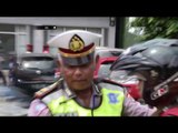 Truk Mogok di Pinggir Jalan, Petugas Membantu Beri Tanda Rambu - 86