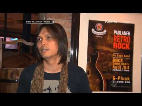 Once bicara antara penyanyi solo dan vokalis band