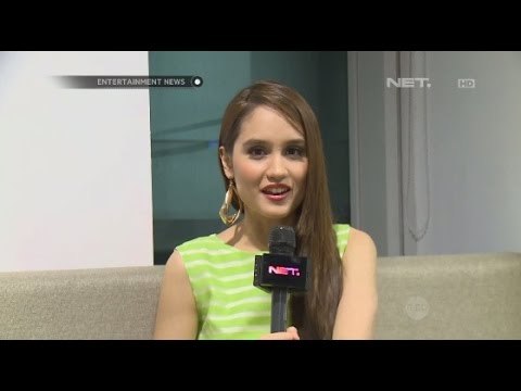 Cinta Laura menjawab pertanyaan dari Twitter