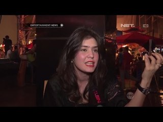 Скачать видео: Selebriti yang tidak protektif dengan maianan anaknya