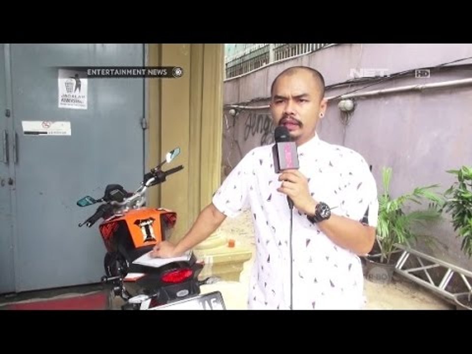Wendy Cagur memilih motor sebagai alat transportasi ideal