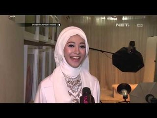 Intip Kesibukan Poppy Bunga saat Melakukan Photo Shoot