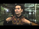 Indra Bekti menyukai corak Batik Indonesia