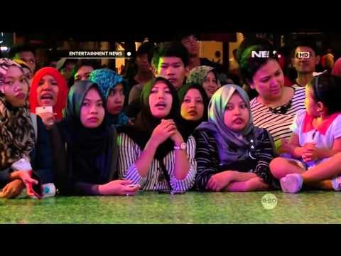 Augie Hadiri Acara Penyerahan Hadiah Kado Akhir Tahun di Indika FM