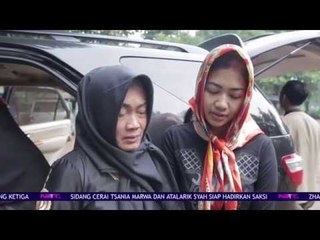 Sang Ibunda Nyekar ke Makam Julia Perez