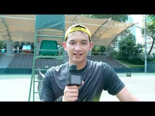 Entertainment News - Rezky Aditya bermain tenis