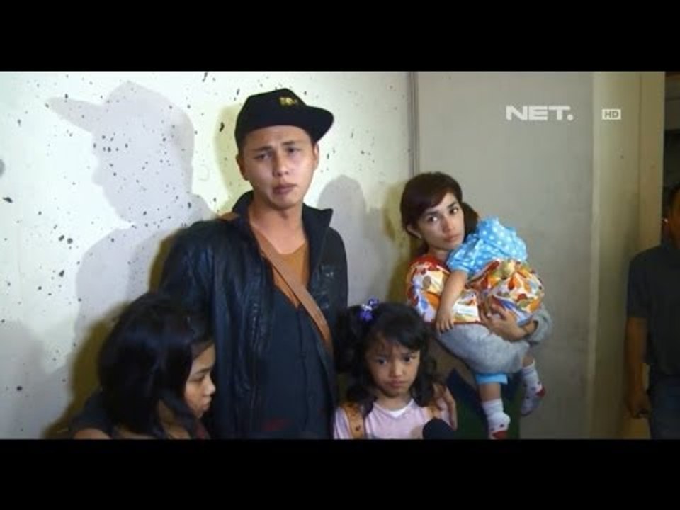Entertainment News - Andhika dan Ussy Sulistiawaty pulang dari liburan