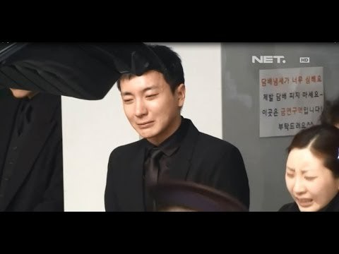 Entertainment News - Pemakaman ayah, kakek dan nenek anggota Boyband Korea
