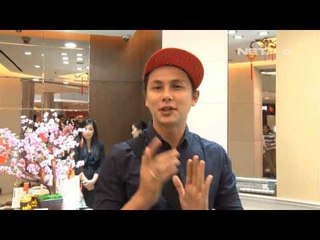 Entertainment News - Andhika Pratama membelikan Ussy Sulistiawaty cincin