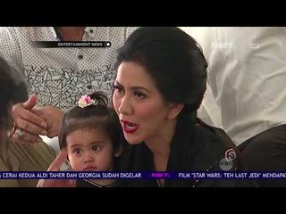 Venna Melinda Mengajak Dua Buah Hati Ibadah Umroh