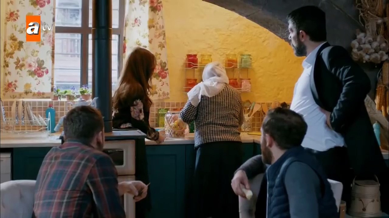 Şunu halledeyim ineceğim reis - Sen Anlat Karadeniz 1. Bölüm