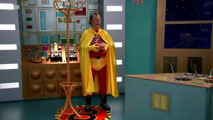 Gigglebiz Captain Adorable causes trouble with a teleporting transporter device on his spacecraft