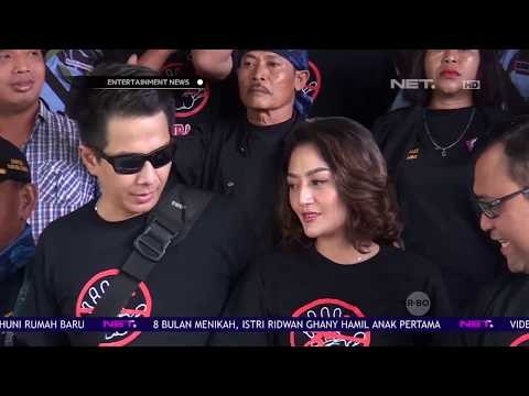 Intip Aksi Delon Saat Mengikuti Demostrasi di Depan Gudang CD Bajakan