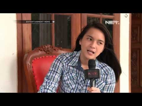 Entertainment News-Sarah Savitri koleksi sepatu Sneakers