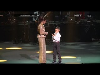 Rossa ajak anak naik ke panggung saat konser di Kuala Lumpur