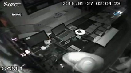Onlar altın çalarken polis transit geçiyor