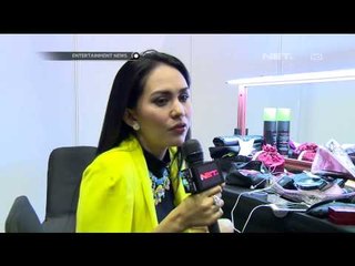 Kartika Putri suka selfie dalam mobil