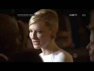 Cate Blanchett mendapatkan penghargaan