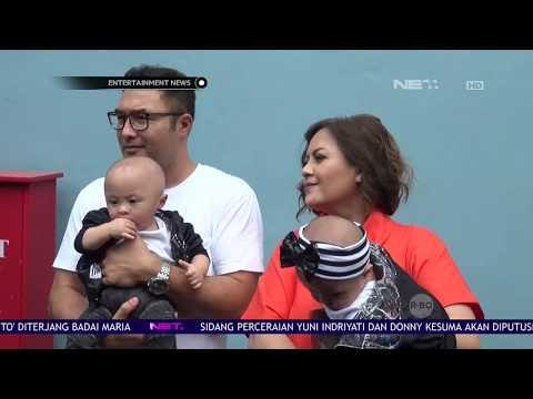 Ajak Si Kembar Liburan Ke Singapura, Ini Momen Kebersamaan Keluarga Kecil Surya Saputra