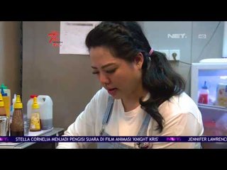 Magdalena Meracik Dessert Untuk Pelanggan Restorannya