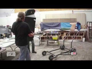 Kereta dorong bentuk mobil Batman