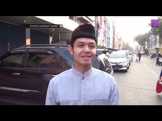 Dude Herlino pertama kali jadi Khotib