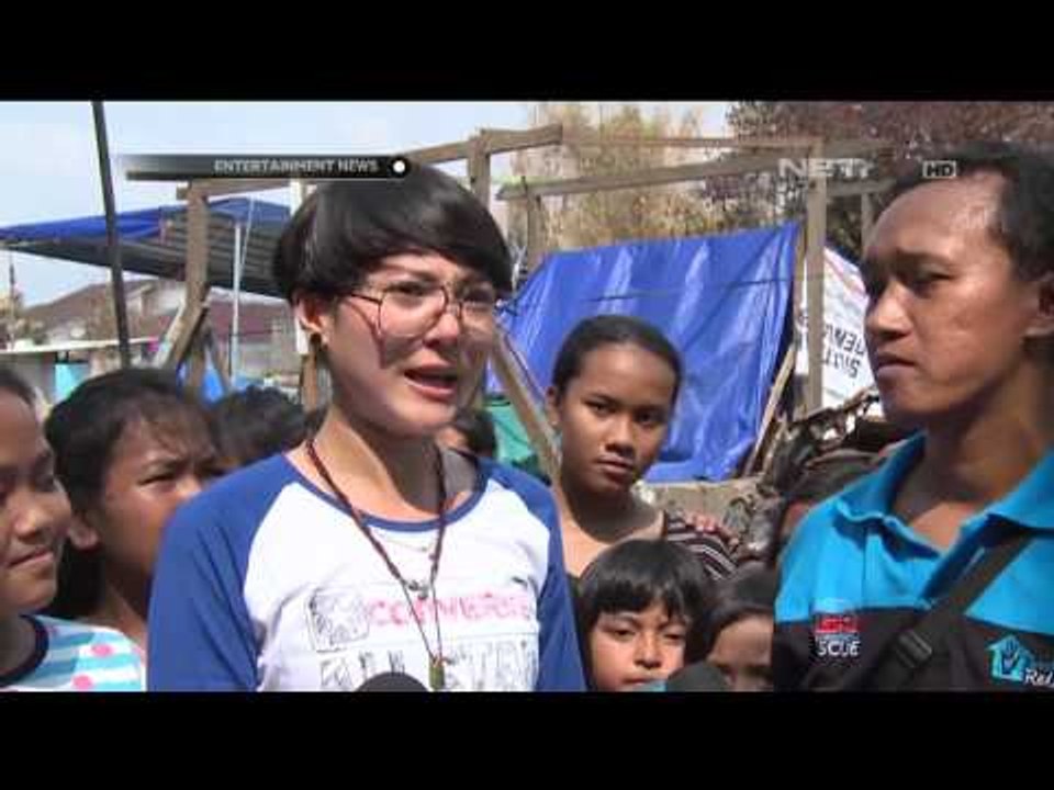 Poppy Sofia Hibur Anak-anak Korban Kebakaran Simprug